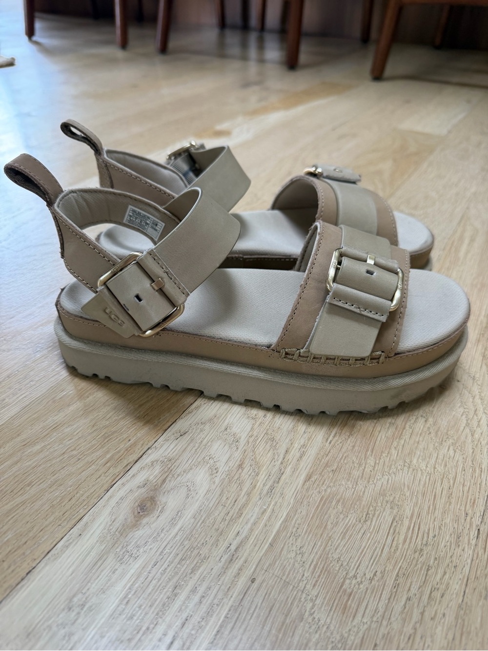 UGG Neutral Beige Platform Buckle Sandals Size 8